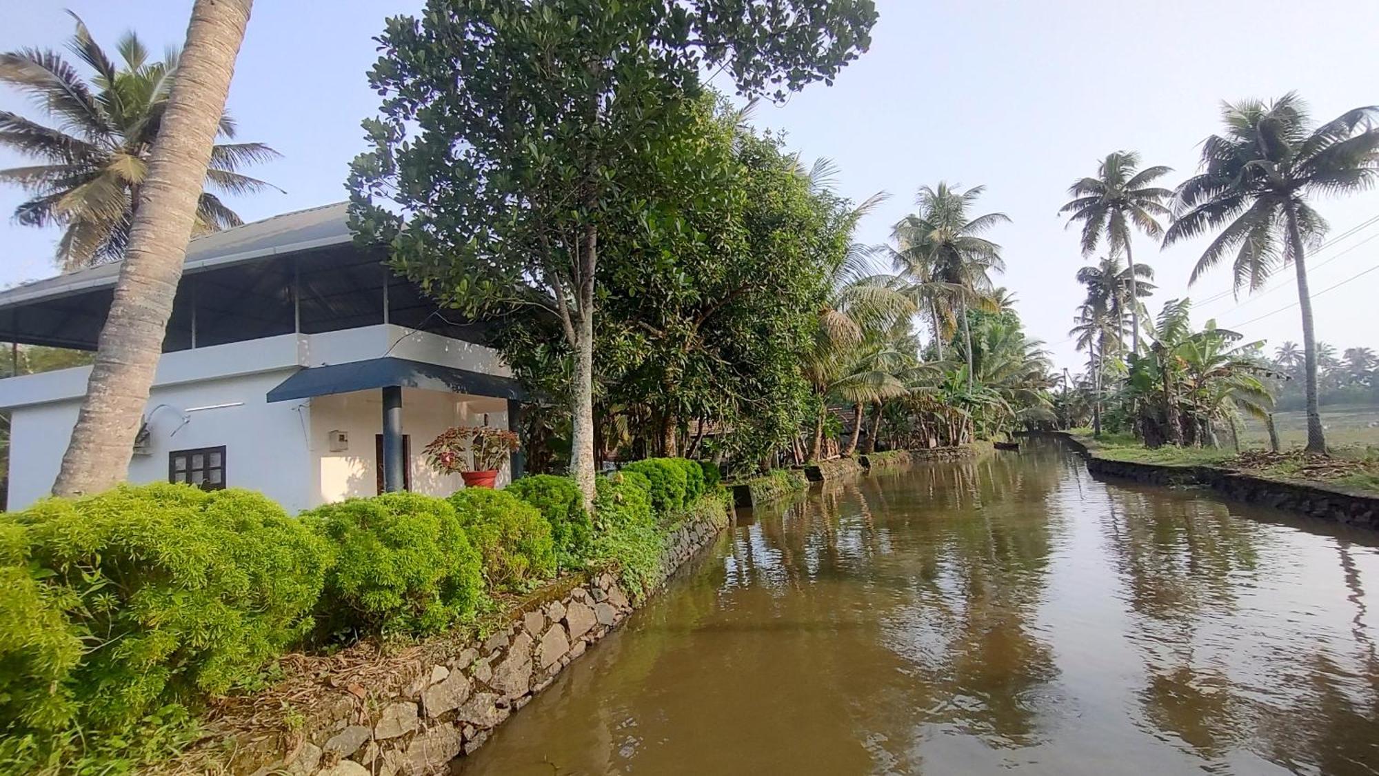 Valentine'S Rice Bowl Home Stay Alappuzha المظهر الخارجي الصورة