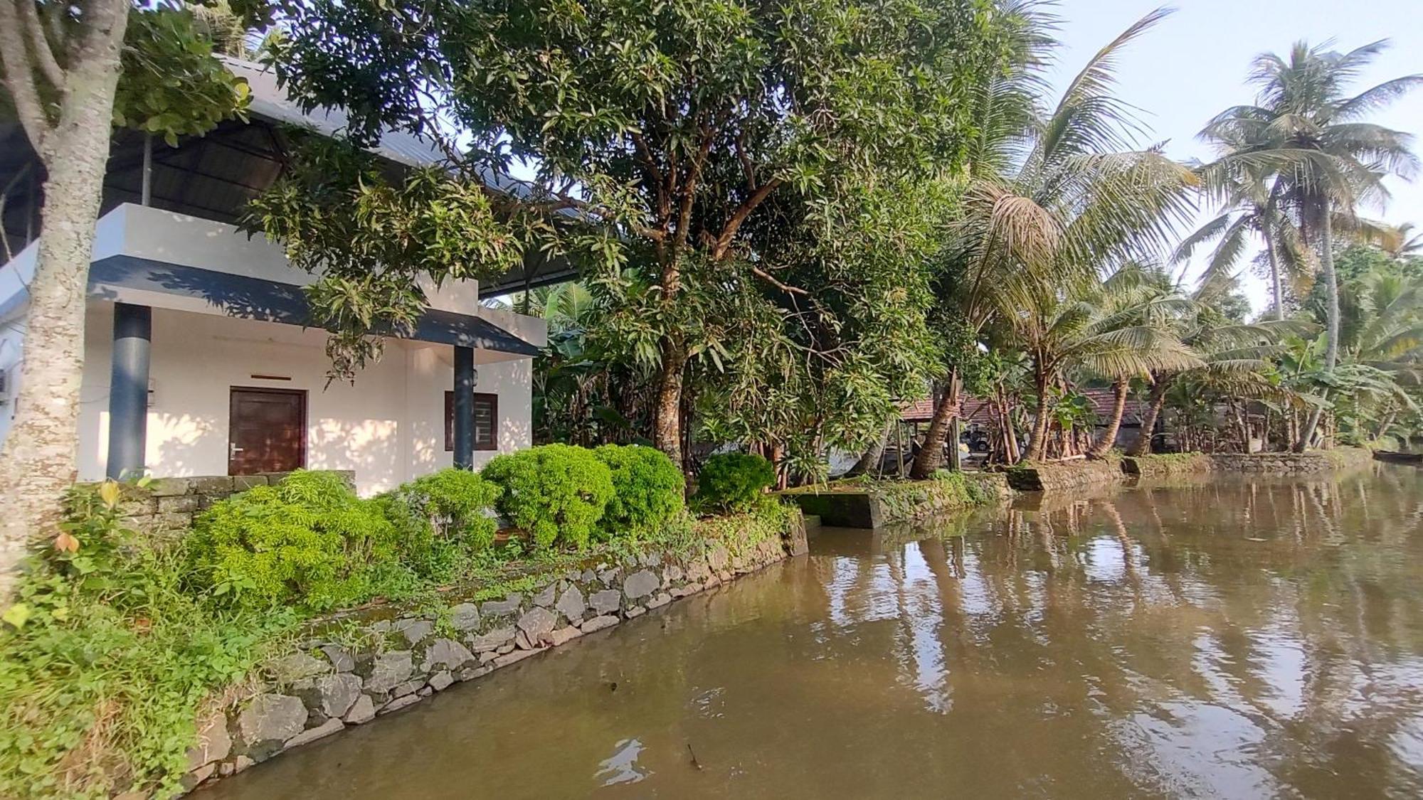 Valentine'S Rice Bowl Home Stay Alappuzha المظهر الخارجي الصورة